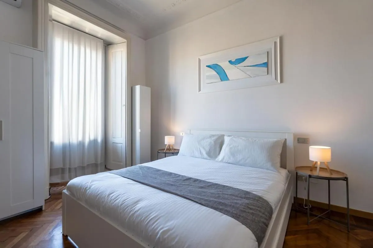 Duomo-Linate Airport - Two Bedrooms & Terrace View 米兰 0*,  意大利