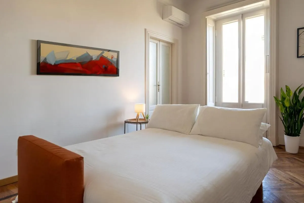 Duomo-Linate Airport - Two Bedrooms & Terrace View 米兰 公寓